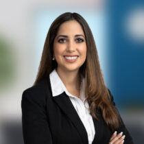 Elizabeth Resteghini Headshot